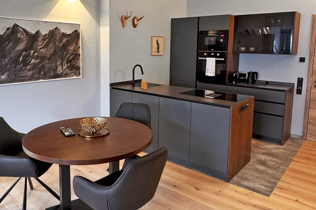 Allgaeuer Bergwald Chalets Innen Kueche Beleuchtung Elegant Hochwertig